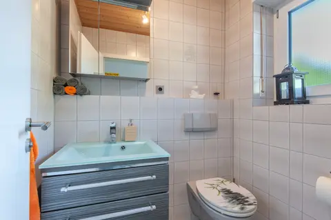 Gästetoilette – Doppelhaushälfte in Hösbach